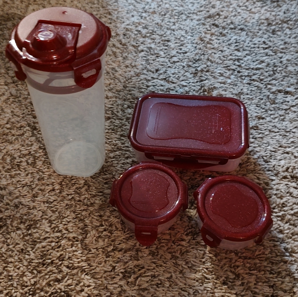 Set of 4 new lock n lock